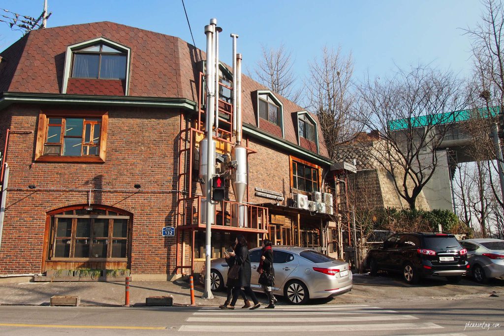 cafe at Buam Dong 