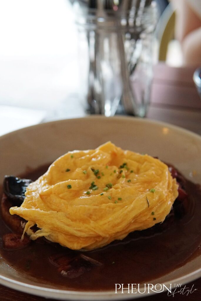 Supernova Eggs in Meurette